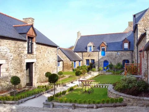 Manoir Des Douets Fleuris