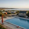 Séjourner en camping à Fouesnant avec piscine : l’art des vacances en Bretagne en famille
